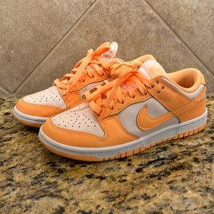 WOMENS DUNK LOW ‘PEACH CREAM’